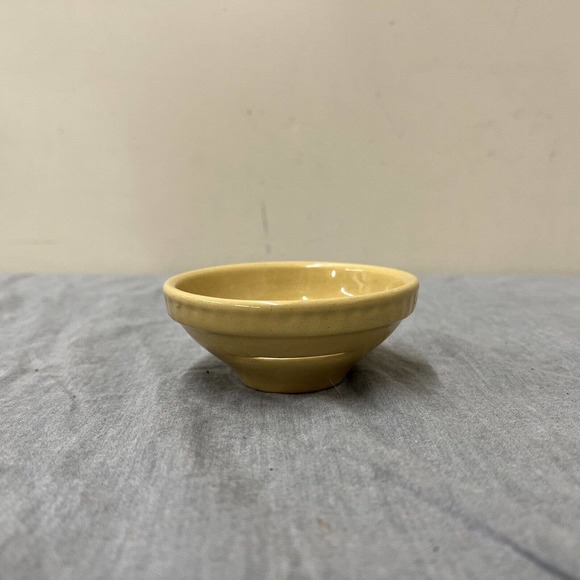Vintage TG Green's 4" x 1.5" Bowl with Slot Earthenware Baking England - Yellow - Picture 2 of 9